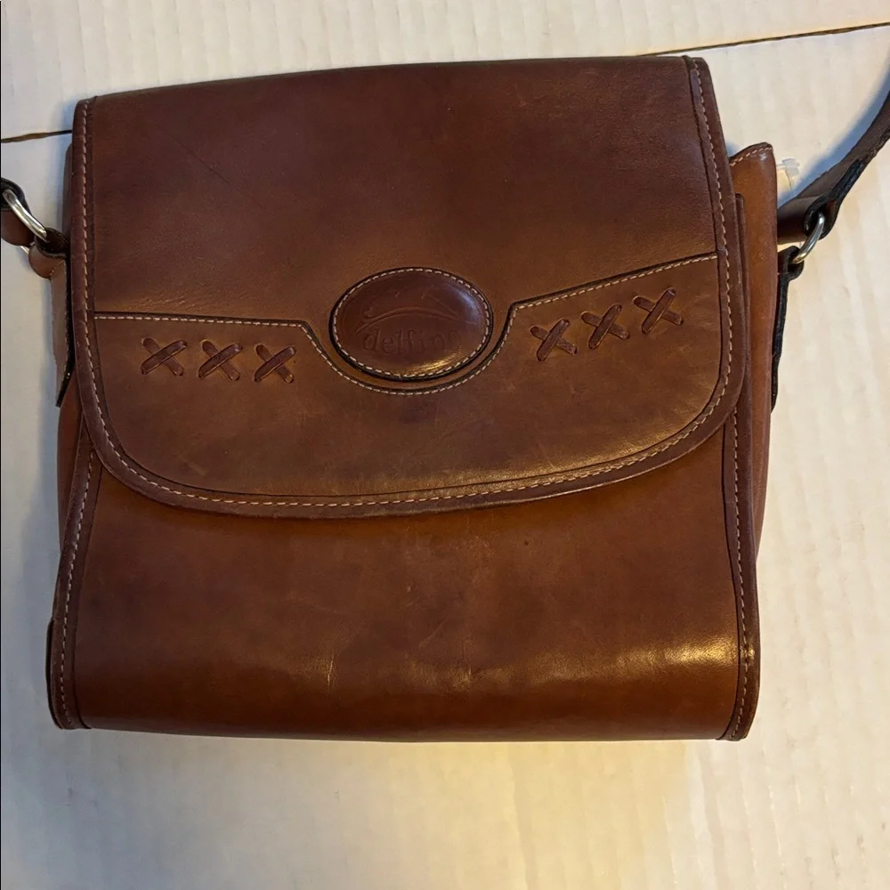 DELFINO BRAND BROWN LEATHER CROSSBODY ADJUSTABLE STRAP THICK SEASONED LEATHER